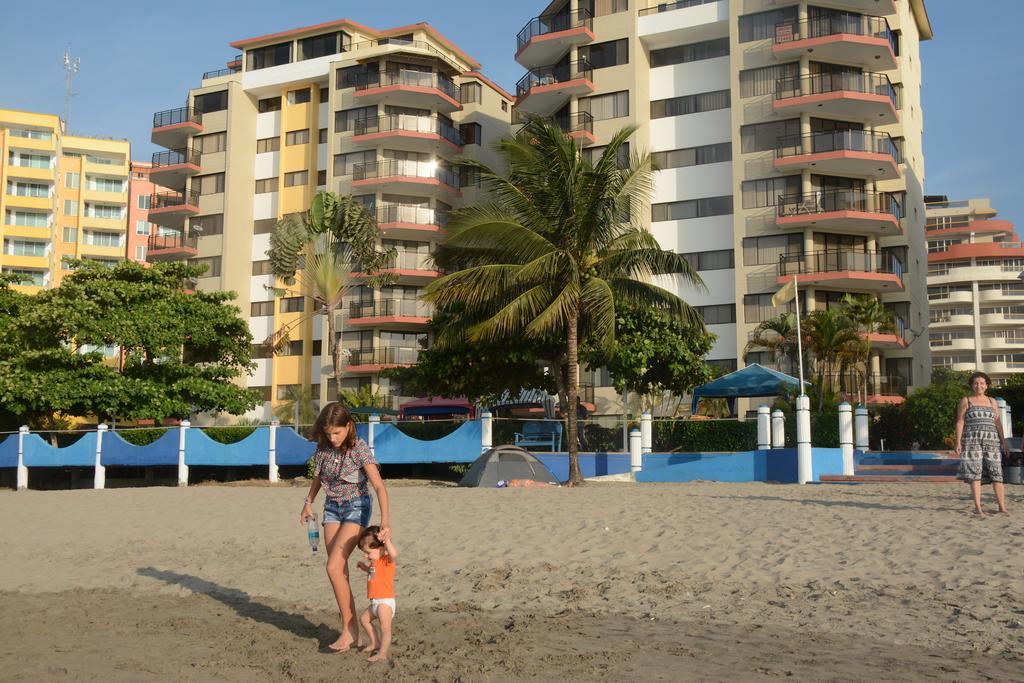 Playa Almendro Resort Tonsupa Bagian luar foto