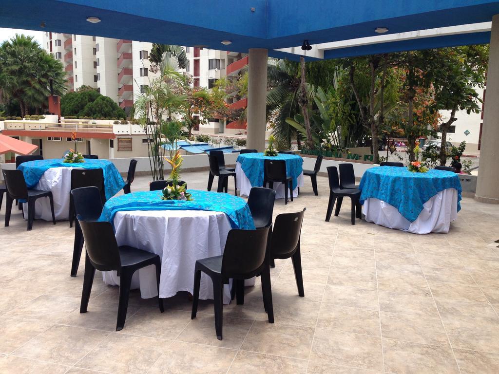 Playa Almendro Resort Tonsupa Bagian luar foto